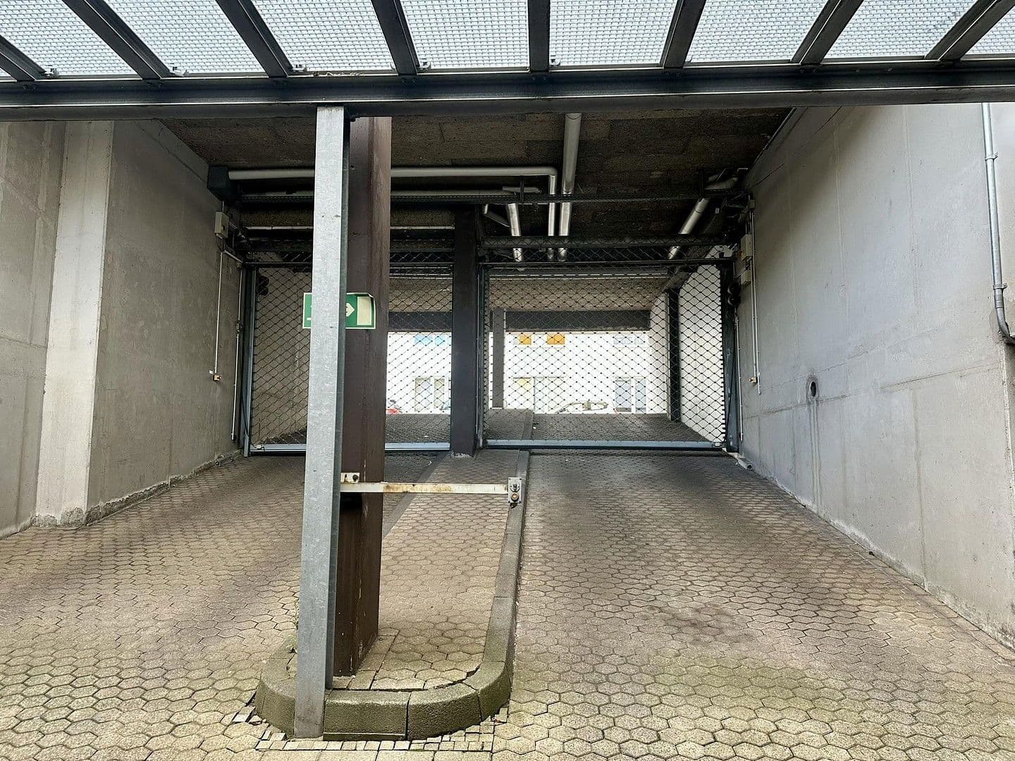 Predaj garáže, Rhöndorfer Straße 8, Köln, Severné Porýnie - Westfálsko Predaj garáže, Rhöndorfer Straße 8, Köln, Severné Porýnie - Westfálsko