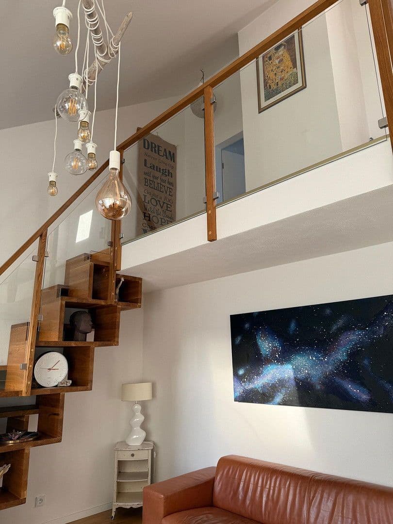 Prenájom bytu 4-izbový 90 m², München, Bavorsko Prenájom bytu 4-izbový 90 m², München, Bavorsko