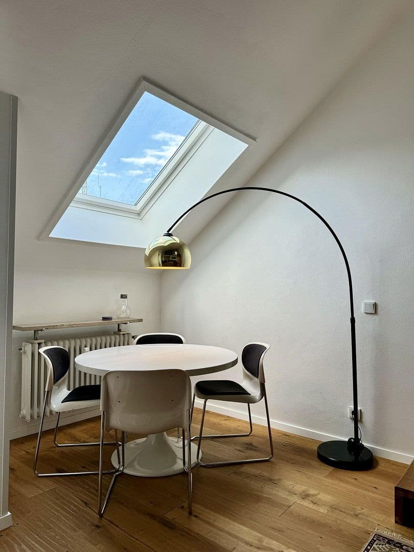 Prenájom bytu 4-izbový 90 m², München, Bavorsko Prenájom bytu 4-izbový 90 m², München, Bavorsko