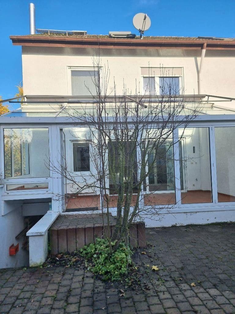 Predaj domu 130 m², pozemek 305 m², Mainz, Porýnie-Falcko Predaj domu 130 m², pozemek 305 m², Mainz, Porýnie-Falcko