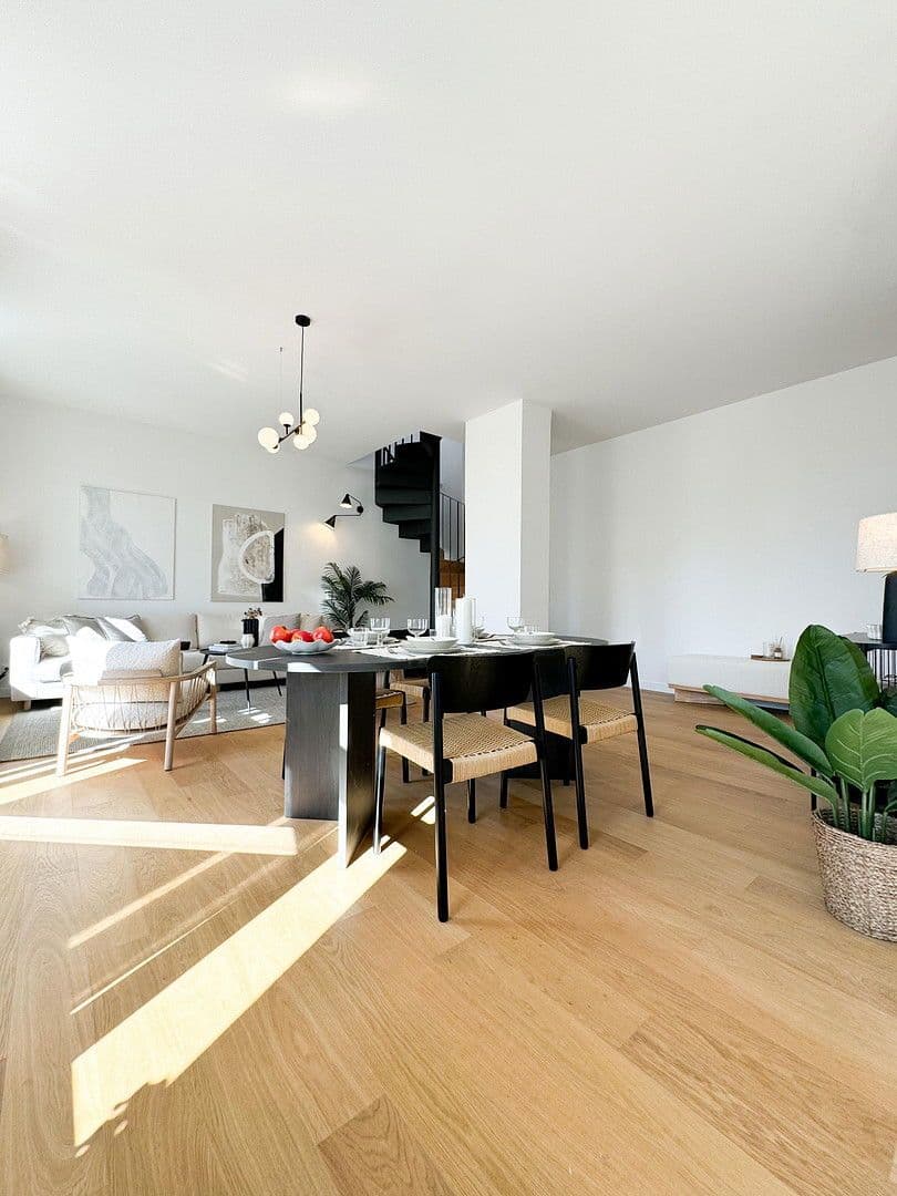 Predaj bytu 3-izbový 100 m², Berlin, Berlín Predaj bytu 3-izbový 100 m², Berlin, Berlín