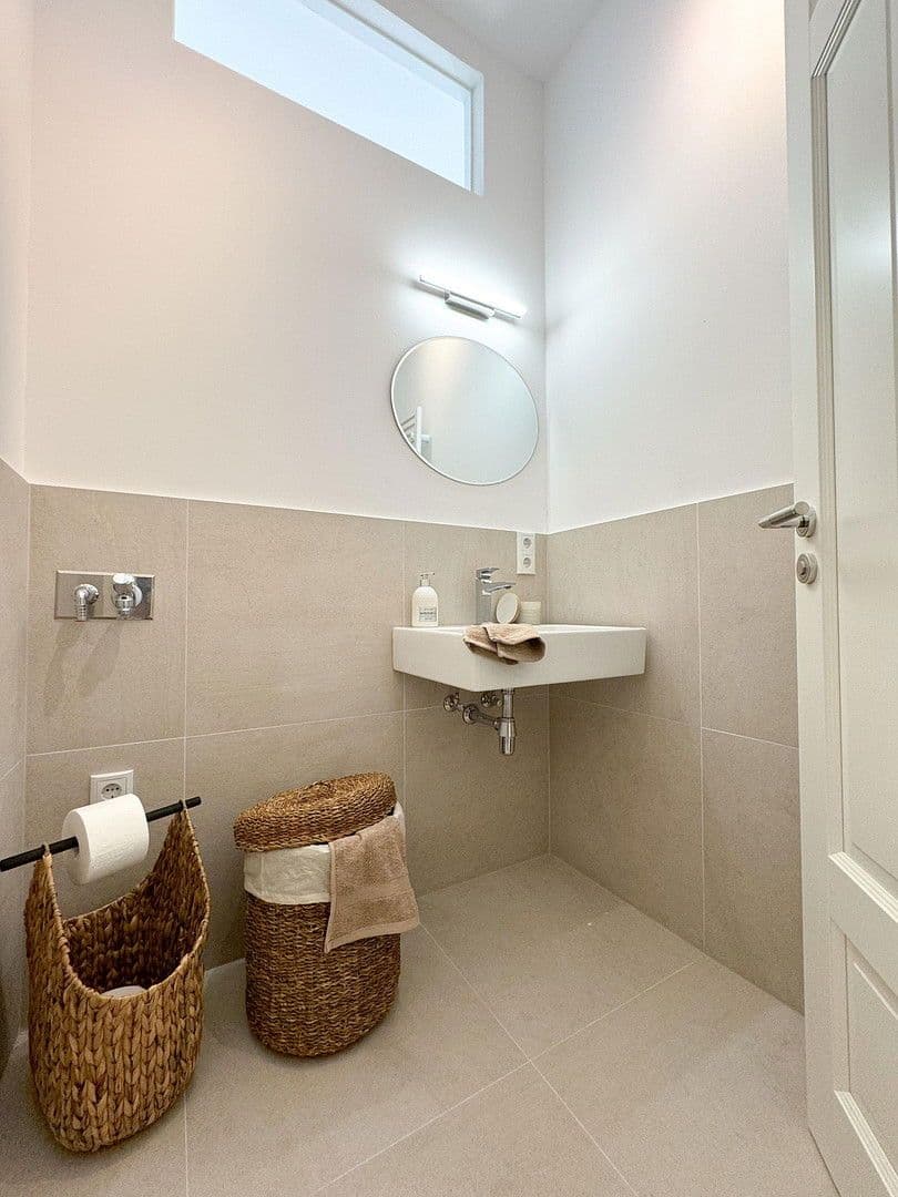 Predaj bytu 3-izbový 100 m², Berlin, Berlín Predaj bytu 3-izbový 100 m², Berlin, Berlín