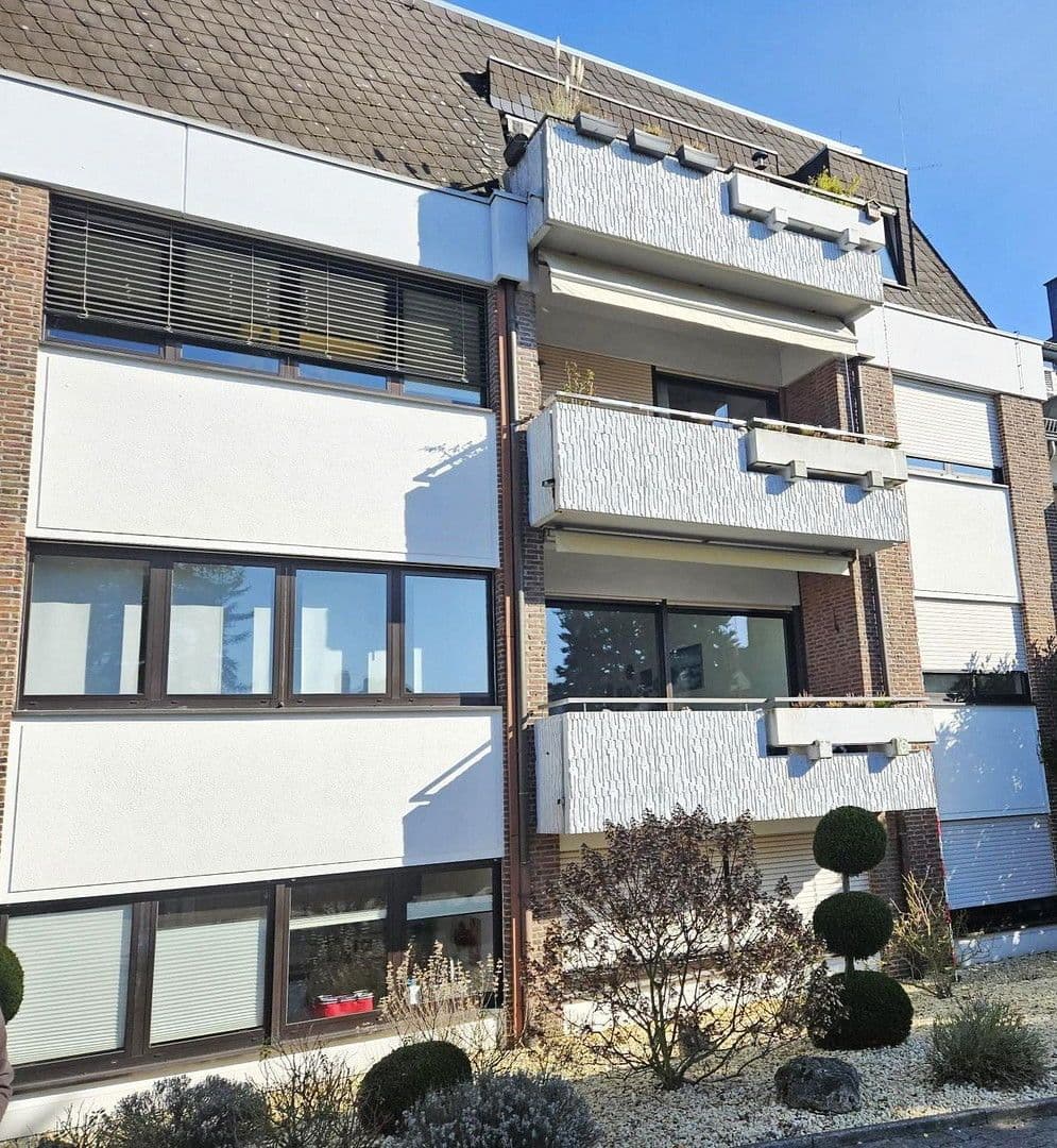 Prenájom bytu 3-izbový 105 m², Hugenottenallee 95-97, Neu-Isenburg, Hesensko Prenájom bytu 3-izbový 105 m², Hugenottenallee 95-97, Neu-Isenburg, Hesensko