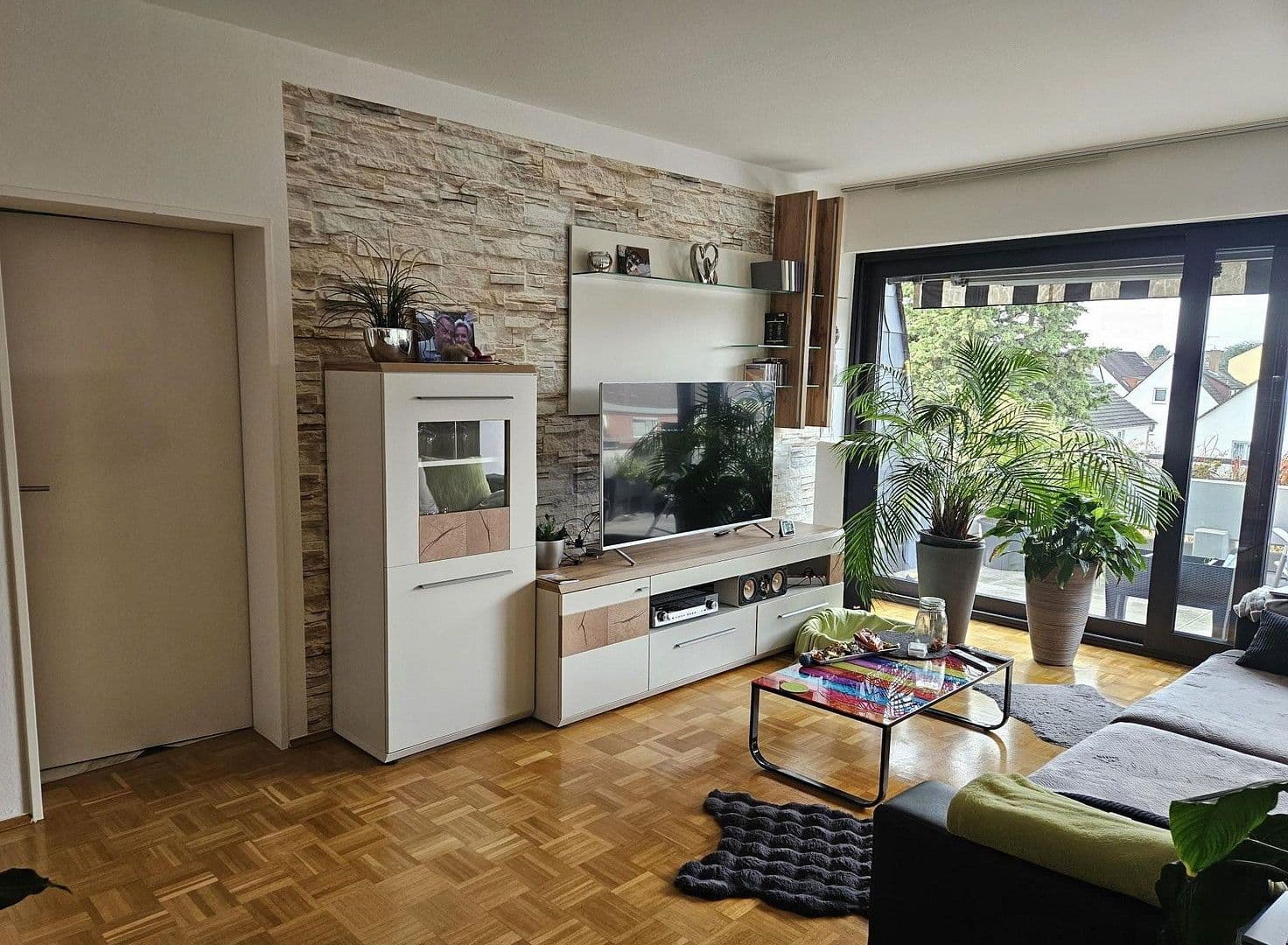 Prenájom bytu 3-izbový 105 m², Hugenottenallee 95-97, Neu-Isenburg, Hesensko Prenájom bytu 3-izbový 105 m², Hugenottenallee 95-97, Neu-Isenburg, Hesensko