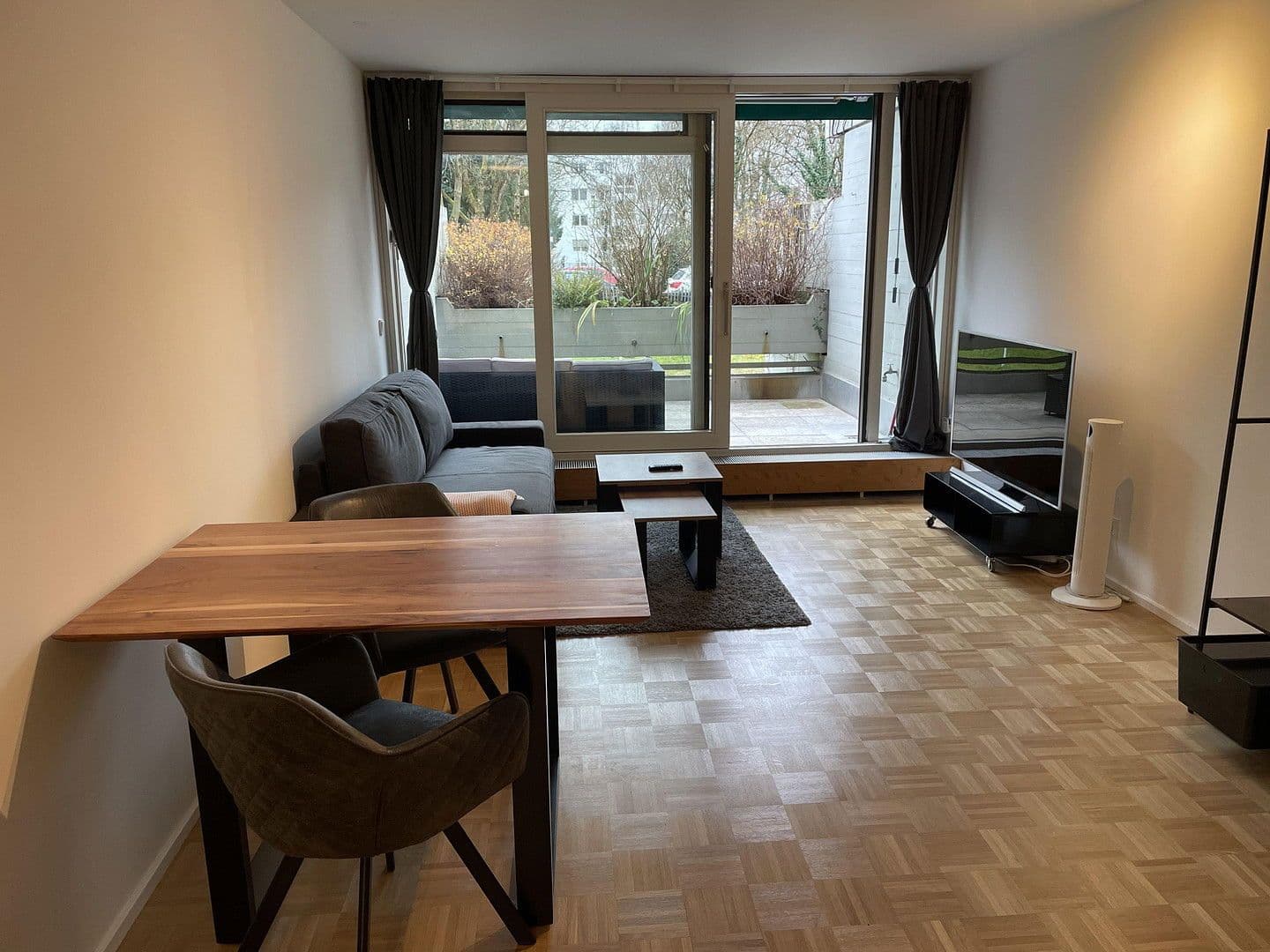 Prenájom bytu 1-izbový 45 m², München, Bavorsko Prenájom bytu 1-izbový 45 m², München, Bavorsko
