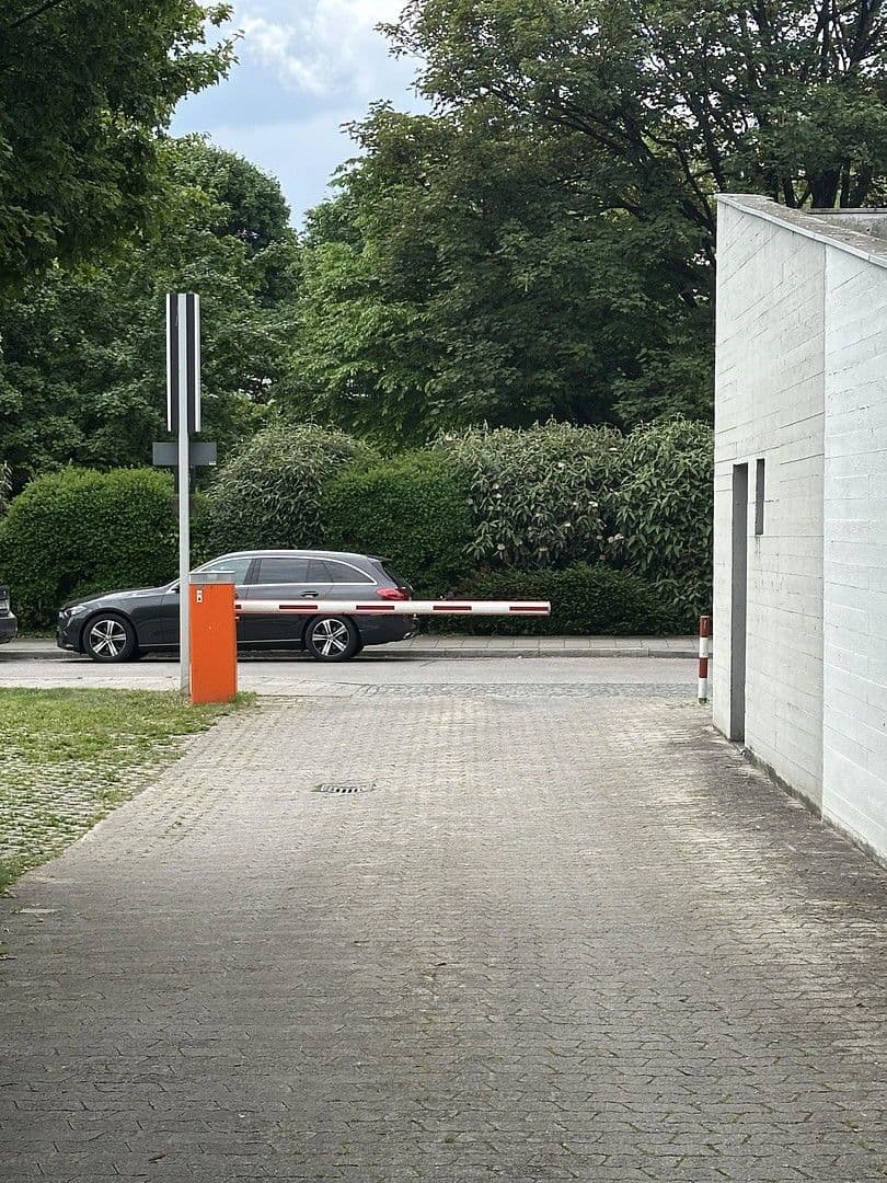 Prenájom bytu 1-izbový 45 m², München, Bavorsko Prenájom bytu 1-izbový 45 m², München, Bavorsko