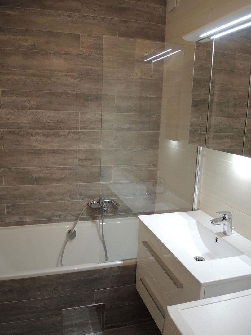 Prenájom bytu 2-izbový 64 m², Carnerigasse 12, Graz, Štajersko Prenájom bytu 2-izbový 64 m², Carnerigasse 12, Graz, Štajersko