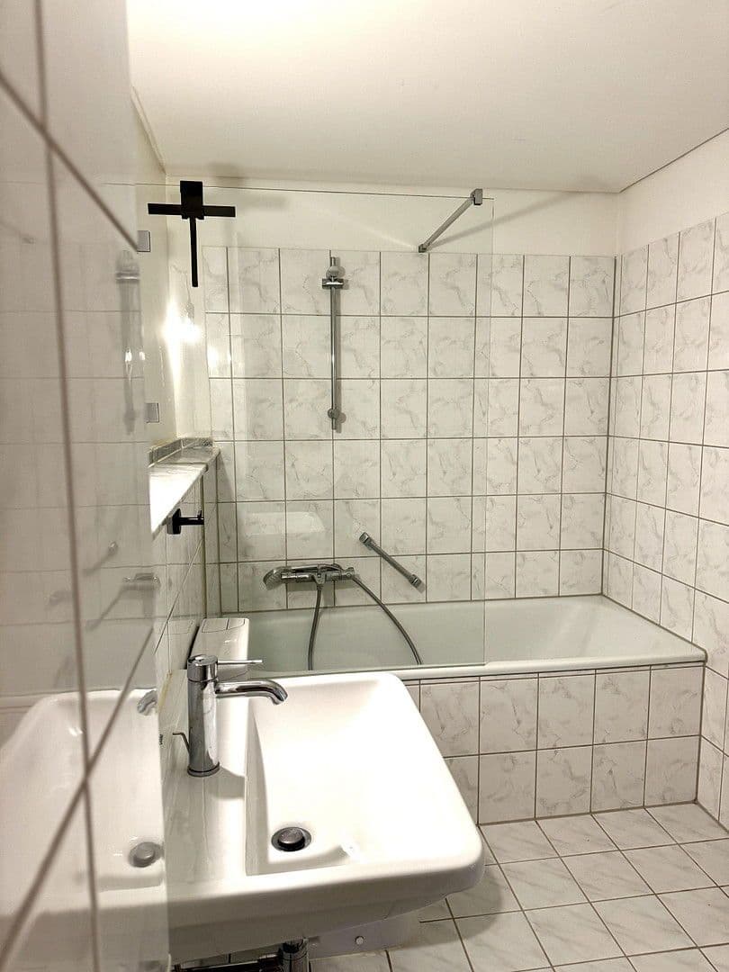 Prenájom bytu 4-izbový 108 m², Richard-Strauß-Allee 3, Wuppertal, Severné Porýnie - Westfálsko Prenájom bytu 4-izbový 108 m², Richard-Strauß-Allee 3, Wuppertal, Severné Porýnie - Westfálsko