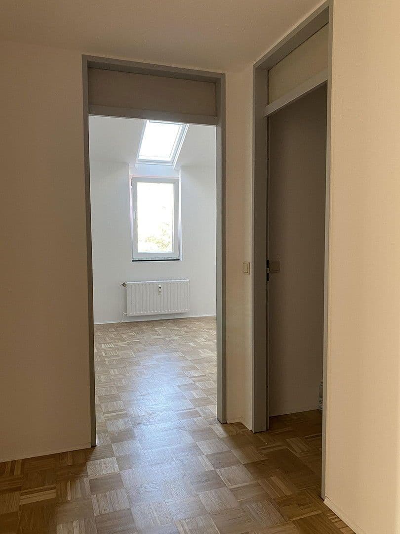Prenájom bytu 4-izbový 108 m², Richard-Strauß-Allee 3, Wuppertal, Severné Porýnie - Westfálsko Prenájom bytu 4-izbový 108 m², Richard-Strauß-Allee 3, Wuppertal, Severné Porýnie - Westfálsko