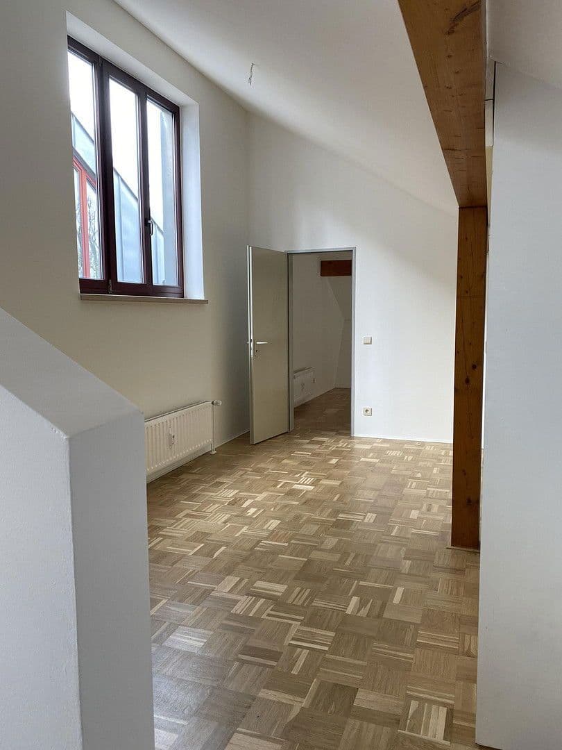 Prenájom bytu 4-izbový 108 m², Richard-Strauß-Allee 3, Wuppertal, Severné Porýnie - Westfálsko Prenájom bytu 4-izbový 108 m², Richard-Strauß-Allee 3, Wuppertal, Severné Porýnie - Westfálsko