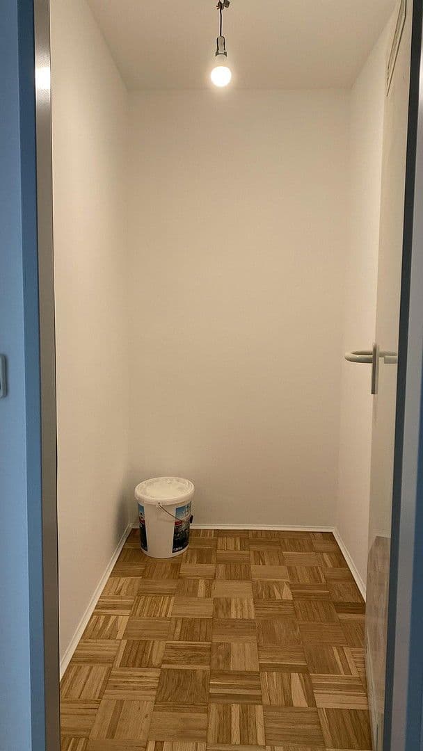 Prenájom bytu 4-izbový 108 m², Richard-Strauß-Allee 3, Wuppertal, Severné Porýnie - Westfálsko Prenájom bytu 4-izbový 108 m², Richard-Strauß-Allee 3, Wuppertal, Severné Porýnie - Westfálsko