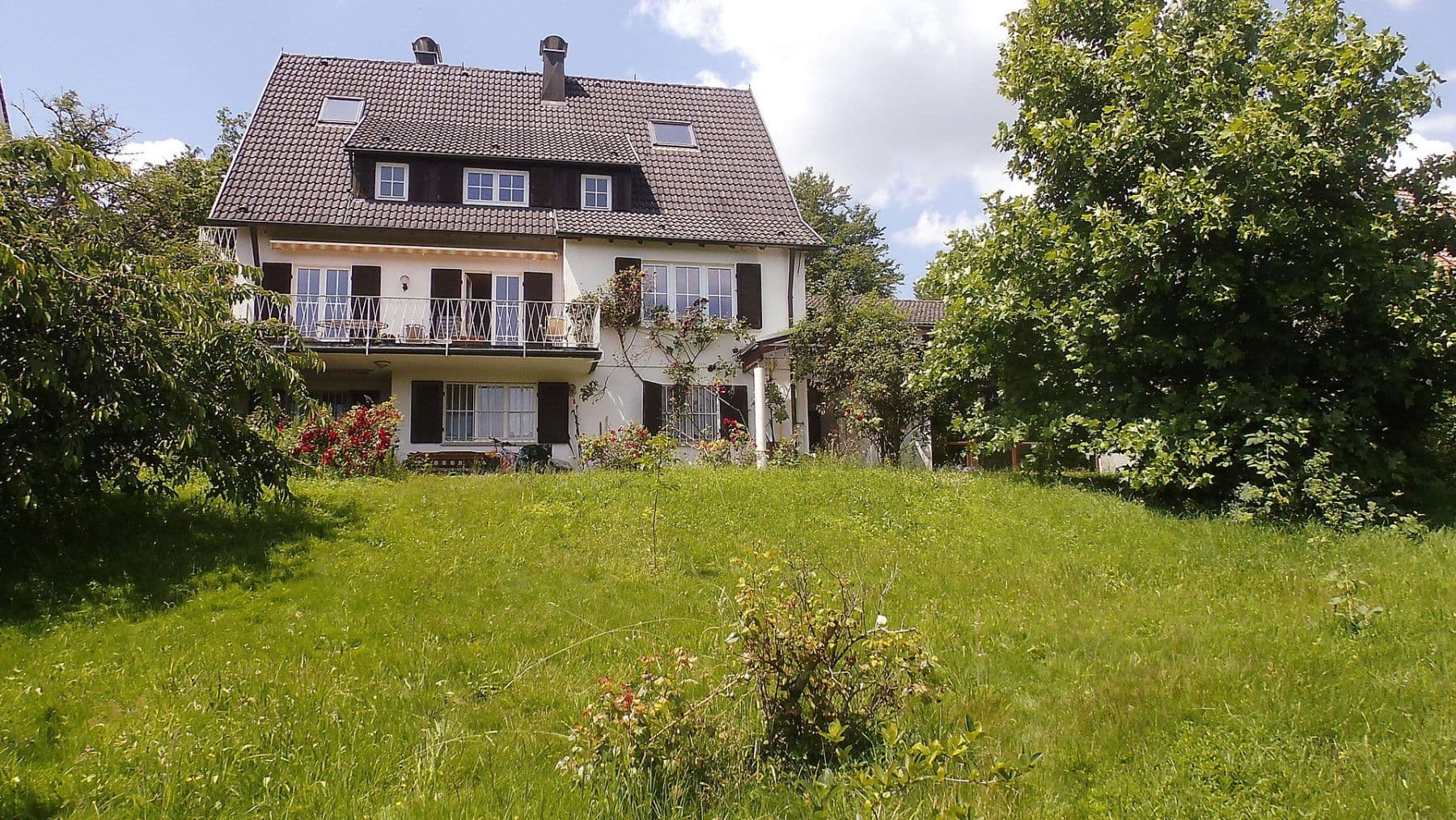 Predaj domu 326 m², pozemek 1.366 m², Nellinger Straße 47, Stuttgart, Bádensko-Wurttembersko Predaj domu 326 m², pozemek 1.366 m², Nellinger Straße 47, Stuttgart, Bádensko-Wurttembersko