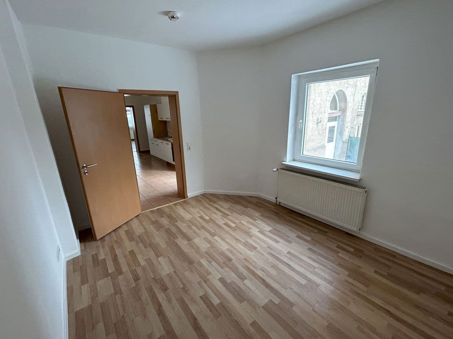 Prenájom bytu 4-izbový 90 m², Eisenbahnstraße 19, Eberswalde, Brandenbursko Prenájom bytu 4-izbový 90 m², Eisenbahnstraße 19, Eberswalde, Brandenbursko