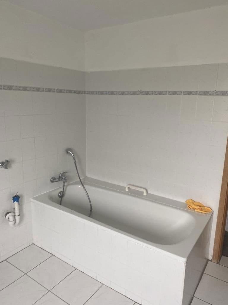 Prenájom bytu 4-izbový 105 m², Breiter Weg 6, Auderath, Porýnie-Falcko Prenájom bytu 4-izbový 105 m², Breiter Weg 6, Auderath, Porýnie-Falcko