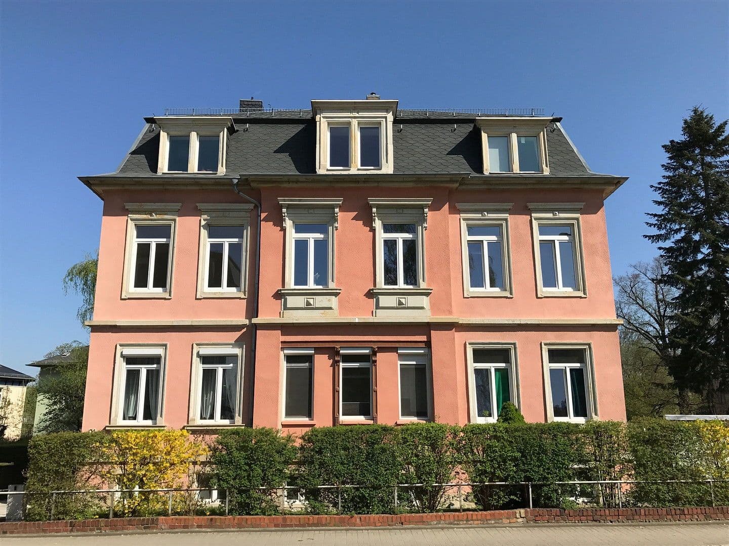 Prenájom bytu 2-izbový 55 m², Nöthnitzer Str. 21, Dresden, Sasko Prenájom bytu 2-izbový 55 m², Nöthnitzer Str. 21, Dresden, Sasko