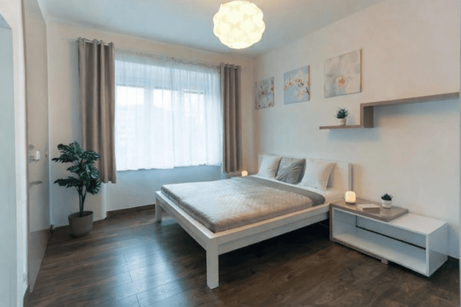 Prenájom bytu 2-izbový 72 m², Na Břehu, Praha, Praha Prenájom bytu 2-izbový 72 m², Na Břehu, Praha, Praha