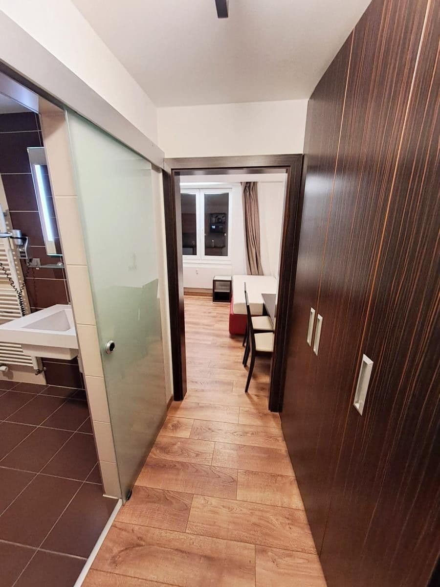 Prenájom bytu 1-izbový 23 m², Suchdolské náměstí, Praha, Praha Prenájom bytu 1-izbový 23 m², Suchdolské náměstí, Praha, Praha