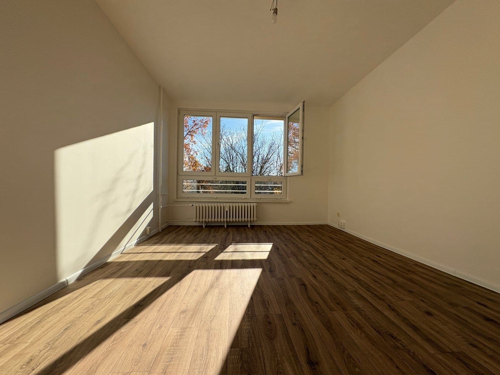 Prenájom bytu 3-izbový 79 m², Československé armády, Frýdek-Místek, Moravskoslezský kraj Prenájom bytu 3-izbový 79 m², Československé armády, Frýdek-Místek, Moravskoslezský kraj