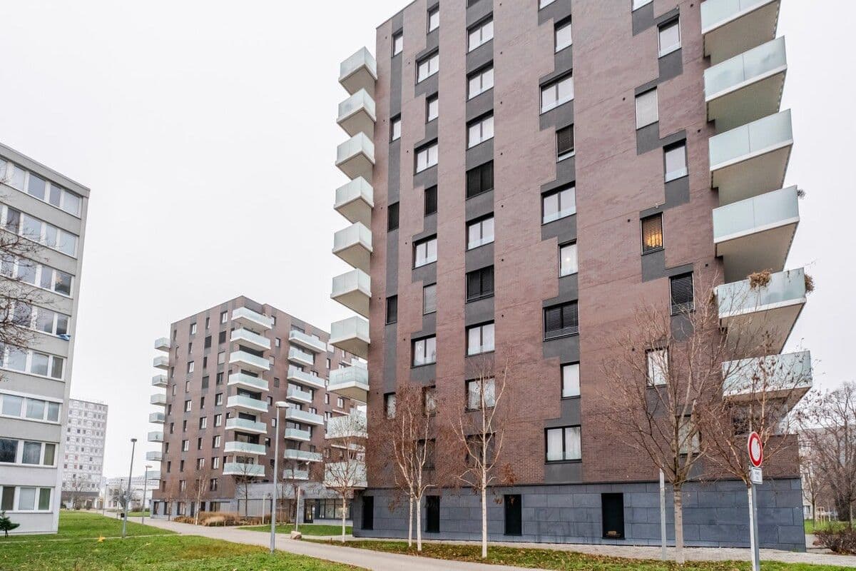 Prenájom bytu 56 m², Nekvasilova, Praha, Praha Prenájom bytu 56 m², Nekvasilova, Praha, Praha