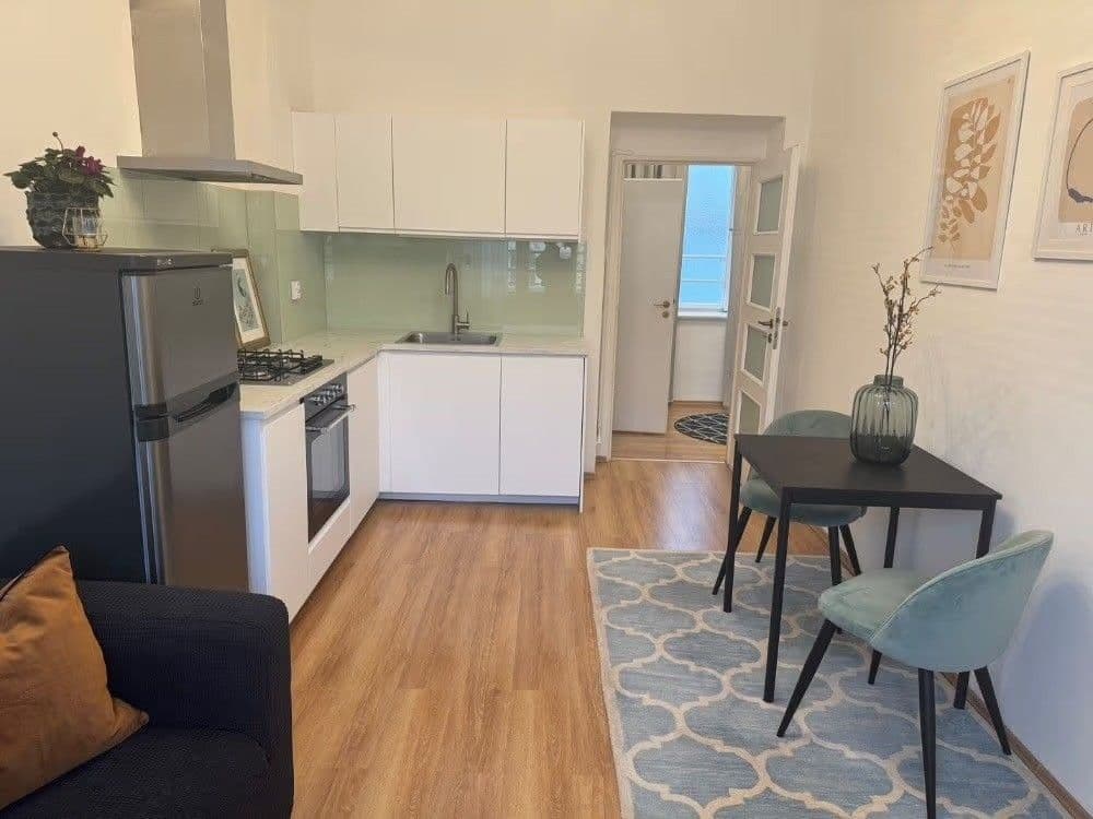 Prenájom bytu 2-izbový 45 m², náměstí Dr. Václava Holého, Praha, Praha Prenájom bytu 2-izbový 45 m², náměstí Dr. Václava Holého, Praha, Praha