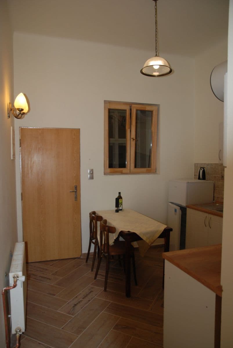 Prenájom bytu 40 m², Orebitská, Praha, Praha Prenájom bytu 40 m², Orebitská, Praha, Praha