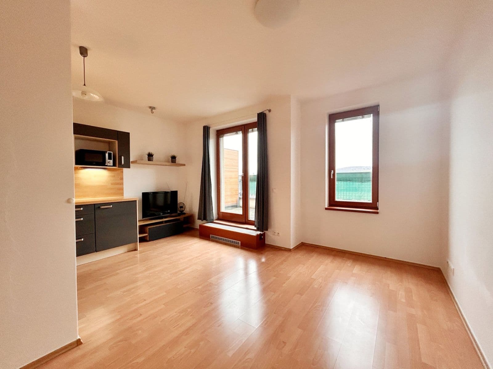 Prenájom bytu 1-izbový 28 m², Pickova, Praha, Praha Prenájom bytu 1-izbový 28 m², Pickova, Praha, Praha