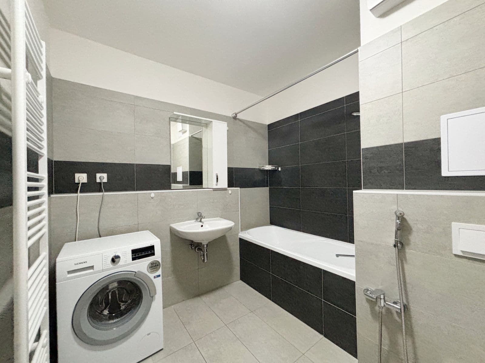 Prenájom bytu 2-izbový 55 m², Jaroslava Holečka, Kladno, Středočeský kraj Prenájom bytu 2-izbový 55 m², Jaroslava Holečka, Kladno, Středočeský kraj