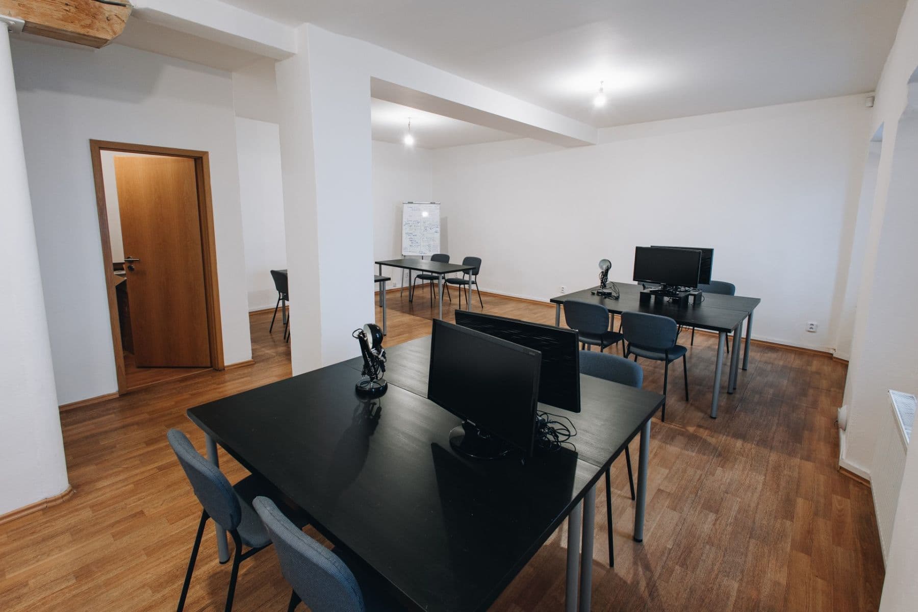 Prenájom kancelárie 135 m², Lidická, Praha, Praha Prenájom kancelárie 135 m², Lidická, Praha, Praha