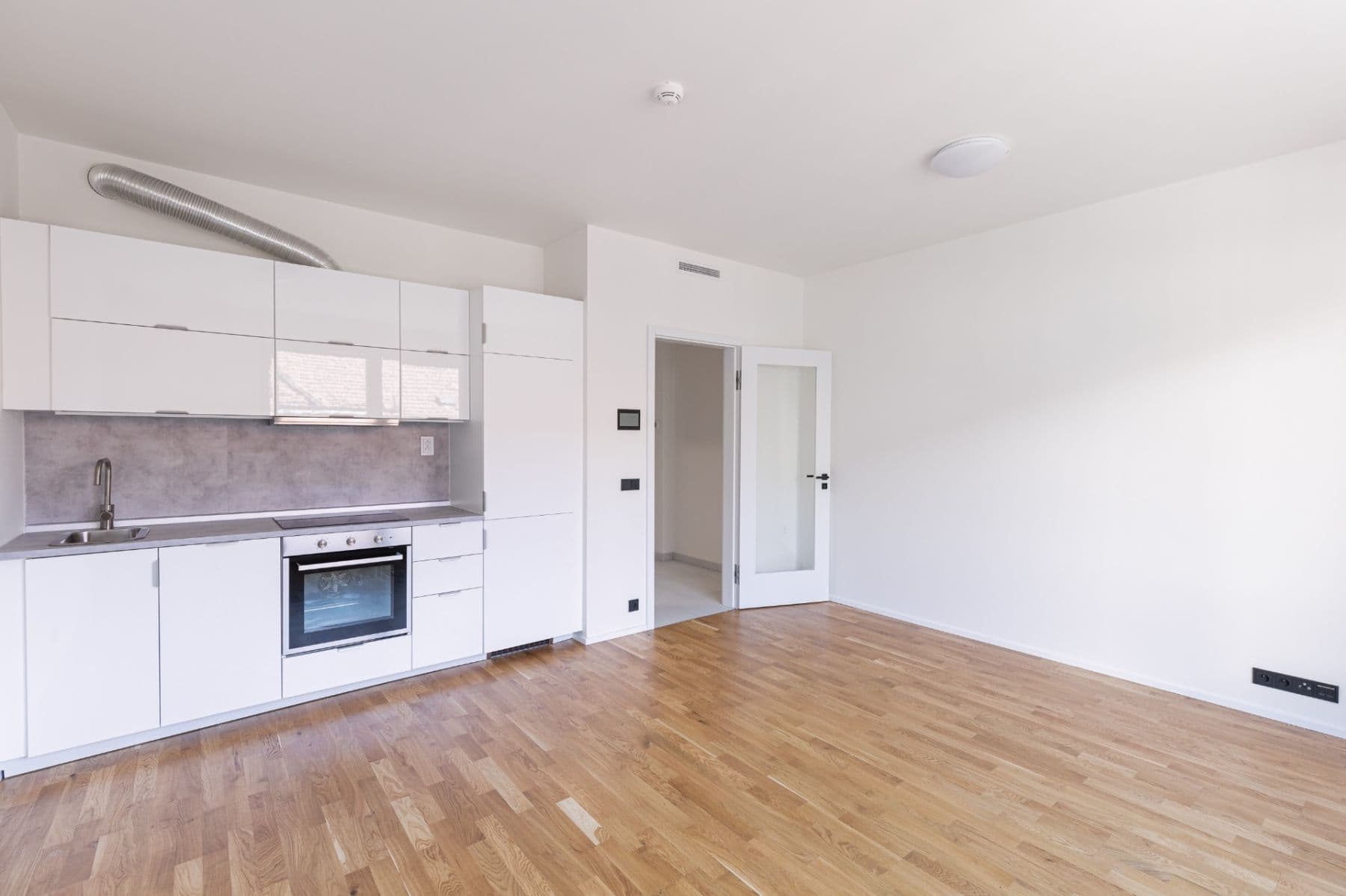 Prenájom bytu 1-izbový 31 m², Grafická, Praha, Praha Prenájom bytu 1-izbový 31 m², Grafická, Praha, Praha