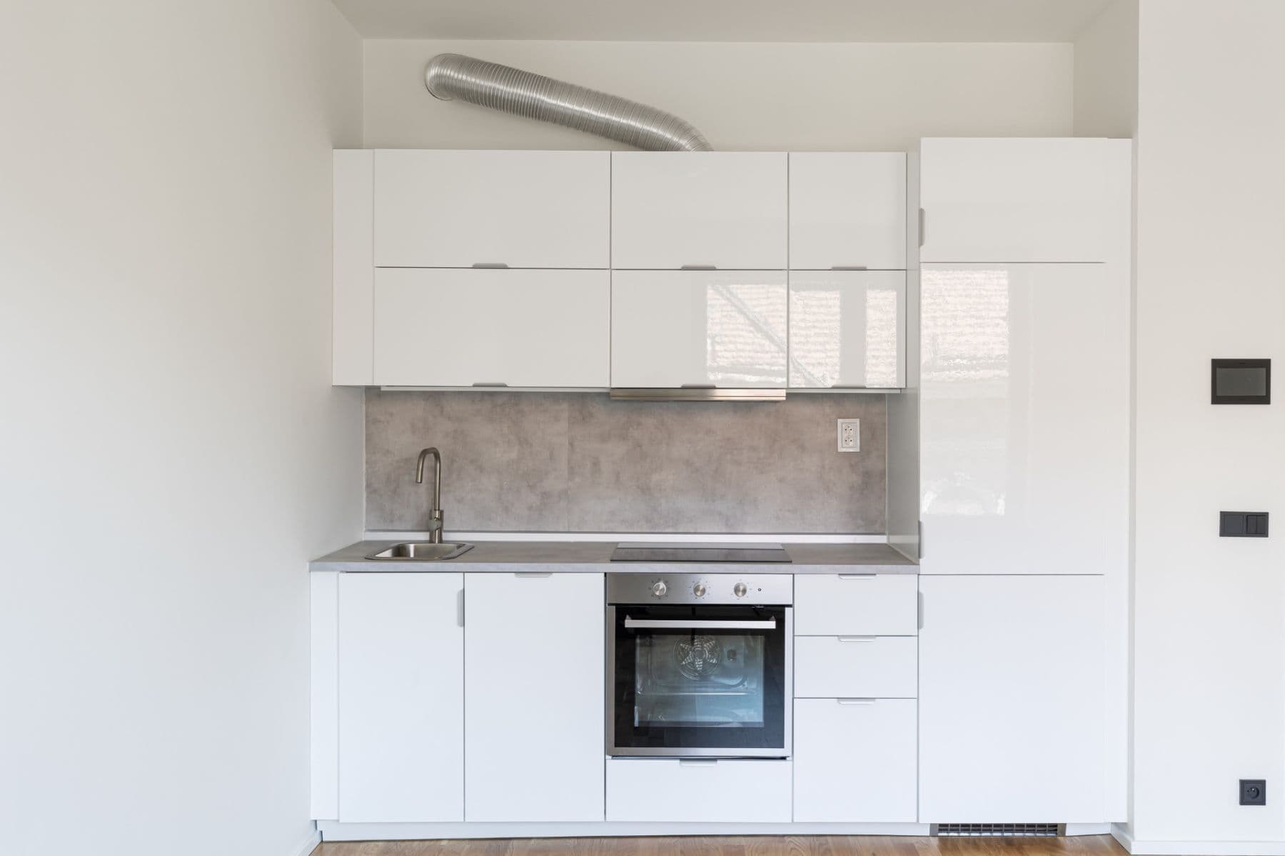 Prenájom bytu 1-izbový 31 m², Grafická, Praha, Praha Prenájom bytu 1-izbový 31 m², Grafická, Praha, Praha