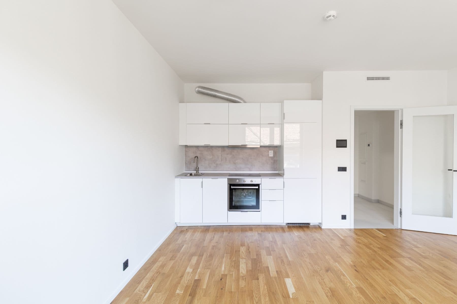 Prenájom bytu 1-izbový 31 m², Grafická, Praha, Praha Prenájom bytu 1-izbový 31 m², Grafická, Praha, Praha