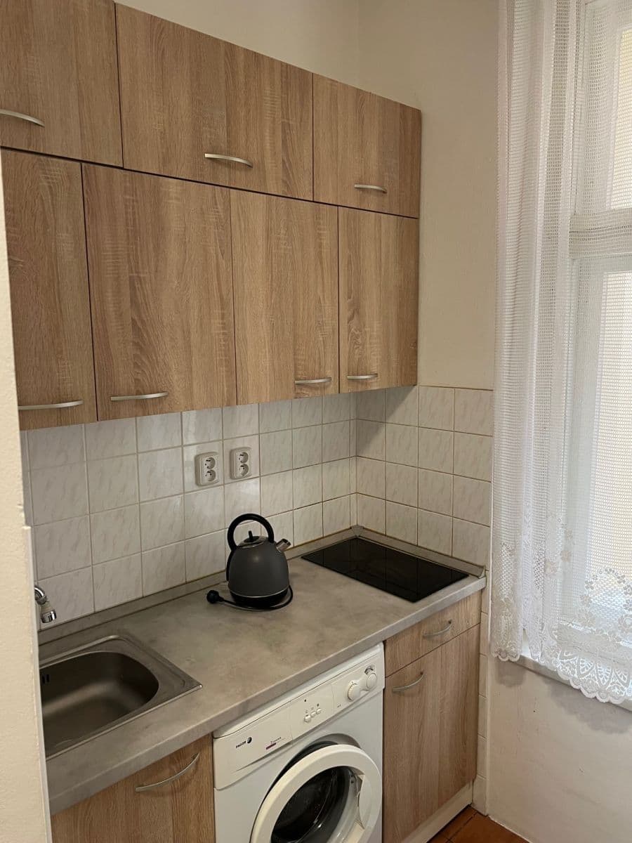 Prenájom bytu 1-izbový 27 m², Rybalkova, Praha, Praha Prenájom bytu 1-izbový 27 m², Rybalkova, Praha, Praha