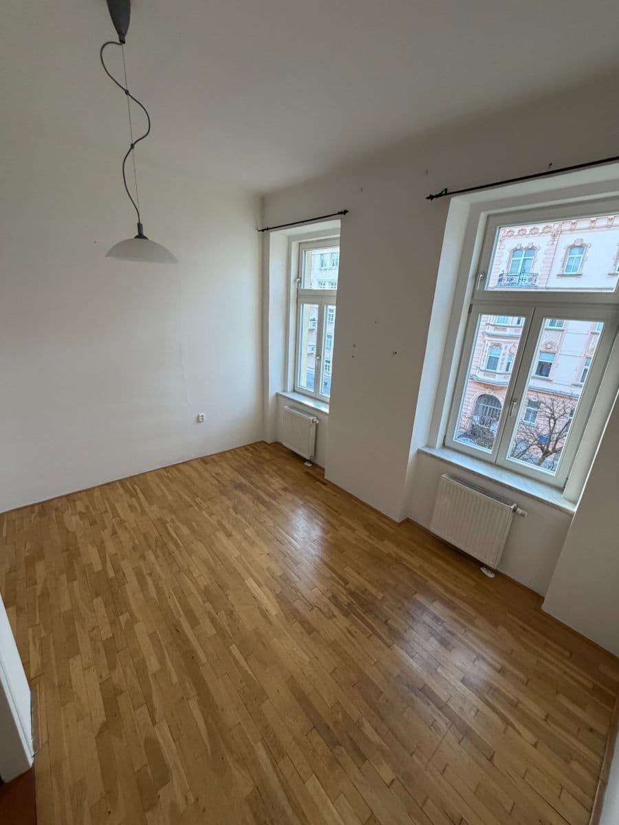 Prenájom bytu 3-izbový 85 m², Dukelská, Olomouc, Olomoucký kraj Prenájom bytu 3-izbový 85 m², Dukelská, Olomouc, Olomoucký kraj