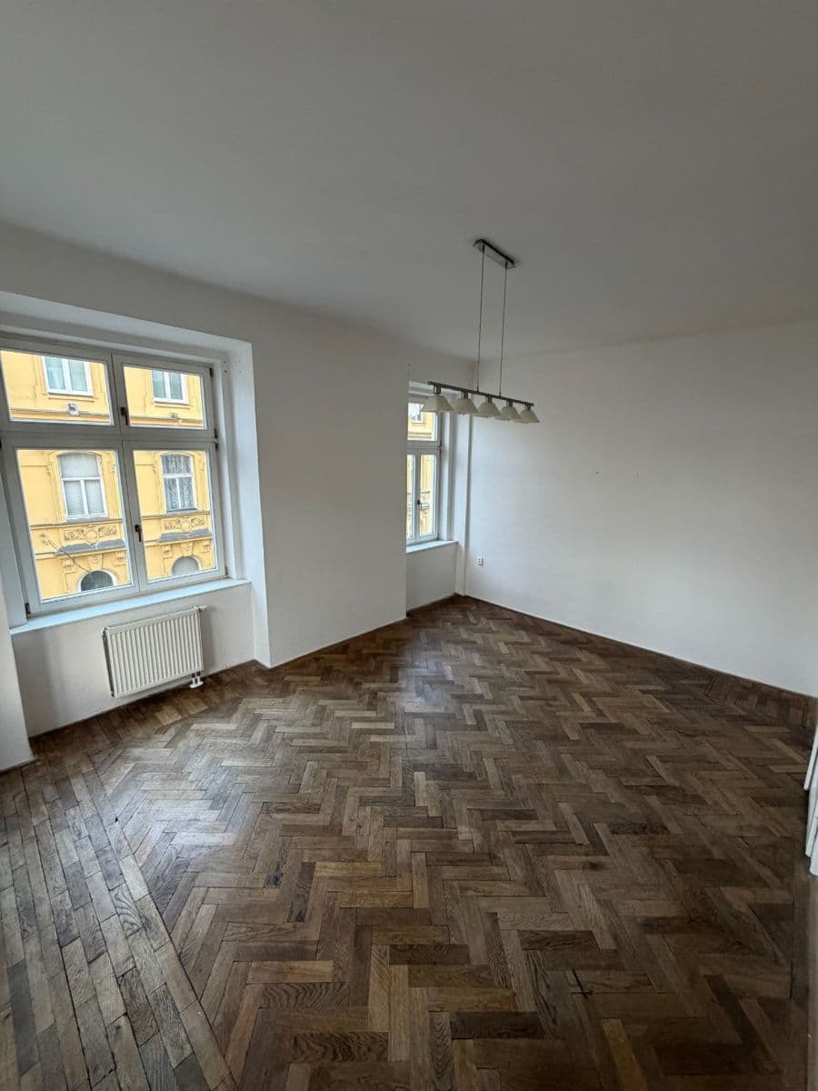Prenájom bytu 3-izbový 85 m², Dukelská, Olomouc, Olomoucký kraj Prenájom bytu 3-izbový 85 m², Dukelská, Olomouc, Olomoucký kraj