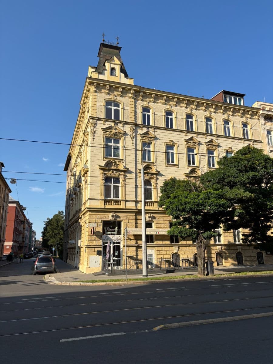 Prenájom bytu 3-izbový 85 m², Dukelská, Olomouc, Olomoucký kraj Prenájom bytu 3-izbový 85 m², Dukelská, Olomouc, Olomoucký kraj