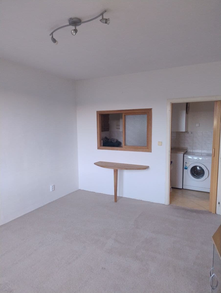 Prenájom bytu 2-izbový 39 m², Štúrova, Praha, Praha Prenájom bytu 2-izbový 39 m², Štúrova, Praha, Praha