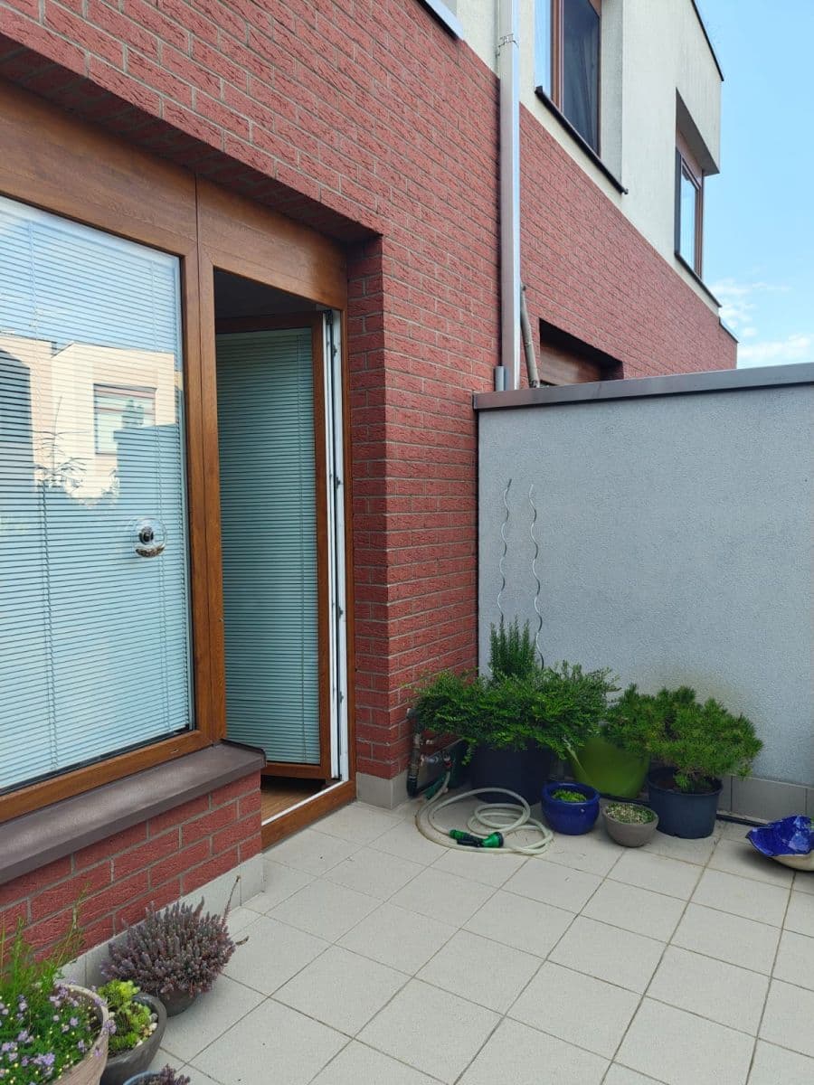 Prenájom bytu 1-izbový 35 m², Hvězdářská, Praha, Praha Prenájom bytu 1-izbový 35 m², Hvězdářská, Praha, Praha