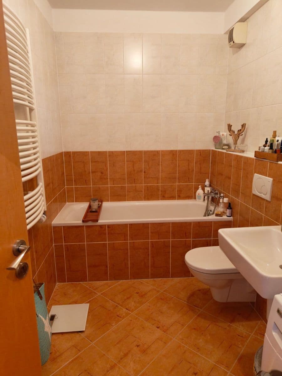 Prenájom bytu 1-izbový 35 m², Hvězdářská, Praha, Praha Prenájom bytu 1-izbový 35 m², Hvězdářská, Praha, Praha