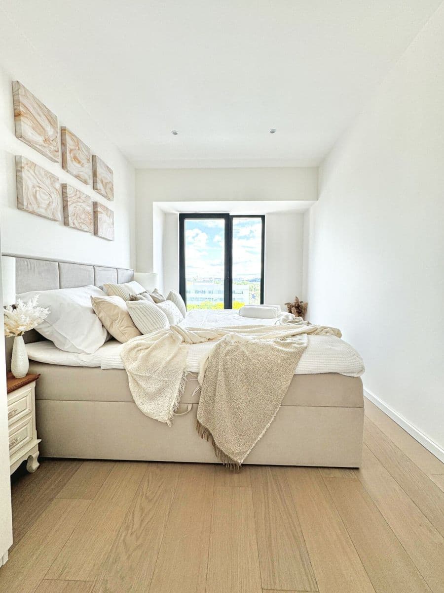 Prenájom bytu 44 m², V Háji, Praha, Praha Prenájom bytu 44 m², V Háji, Praha, Praha