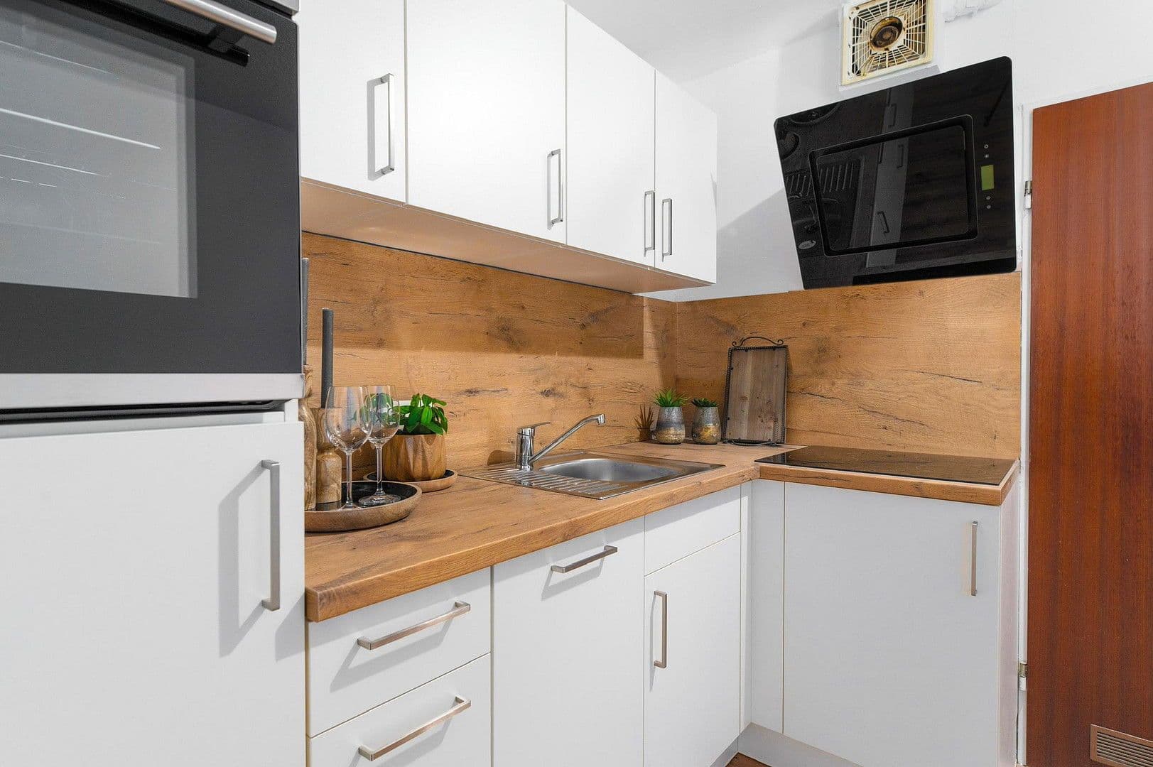 Prenájom bytu 2-izbový 46 m², Wannweiler Straße 68, Kirchentellinsfurt, Bádensko-Wurttembersko Prenájom bytu 2-izbový 46 m², Wannweiler Straße 68, Kirchentellinsfurt, Bádensko-Wurttembersko