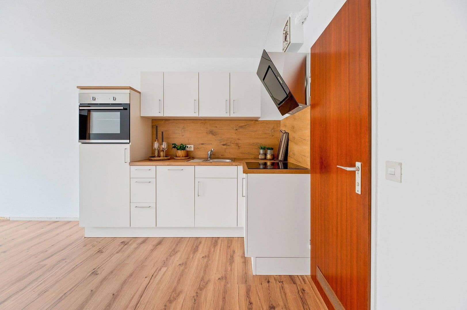 Prenájom bytu 2-izbový 46 m², Wannweiler Straße 68, Kirchentellinsfurt, Bádensko-Wurttembersko Prenájom bytu 2-izbový 46 m², Wannweiler Straße 68, Kirchentellinsfurt, Bádensko-Wurttembersko