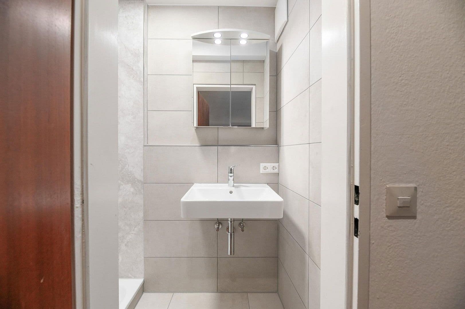 Prenájom bytu 2-izbový 46 m², Wannweiler Straße 68, Kirchentellinsfurt, Bádensko-Wurttembersko Prenájom bytu 2-izbový 46 m², Wannweiler Straße 68, Kirchentellinsfurt, Bádensko-Wurttembersko