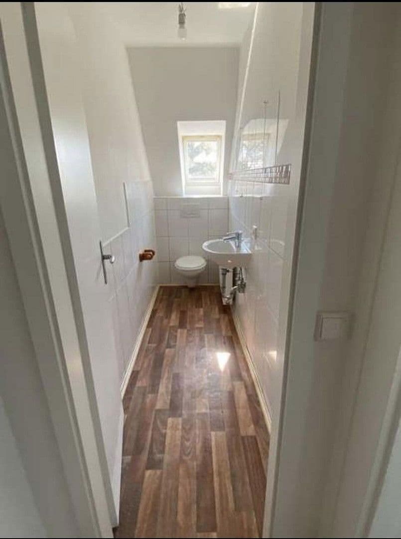 Prenájom bytu 4-izbový 114 m², Lüneburger Straße 11, Celle, Dolné Sasko Prenájom bytu 4-izbový 114 m², Lüneburger Straße 11, Celle, Dolné Sasko