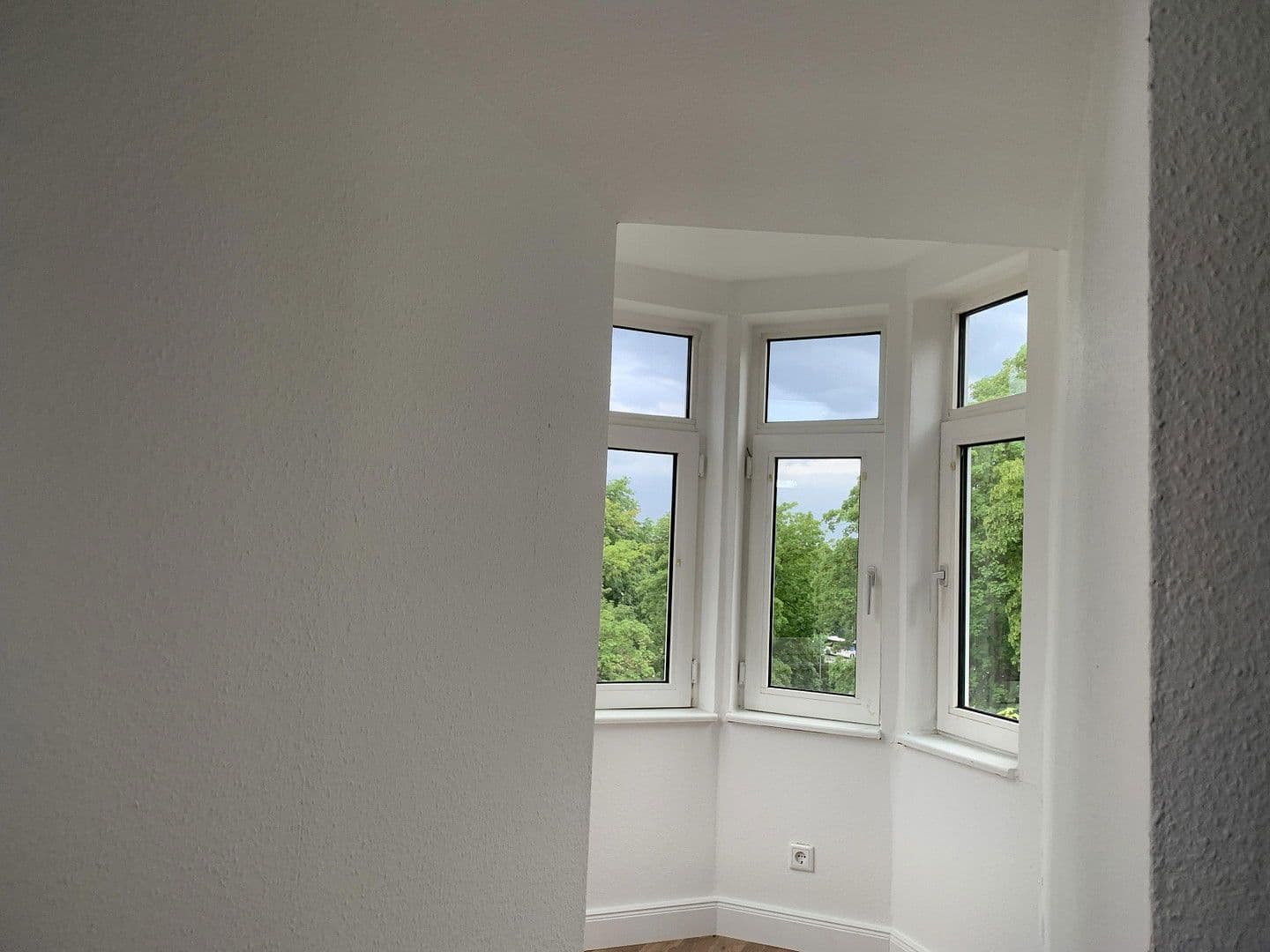 Prenájom bytu 4-izbový 114 m², Lüneburger Straße 11, Celle, Dolné Sasko Prenájom bytu 4-izbový 114 m², Lüneburger Straße 11, Celle, Dolné Sasko