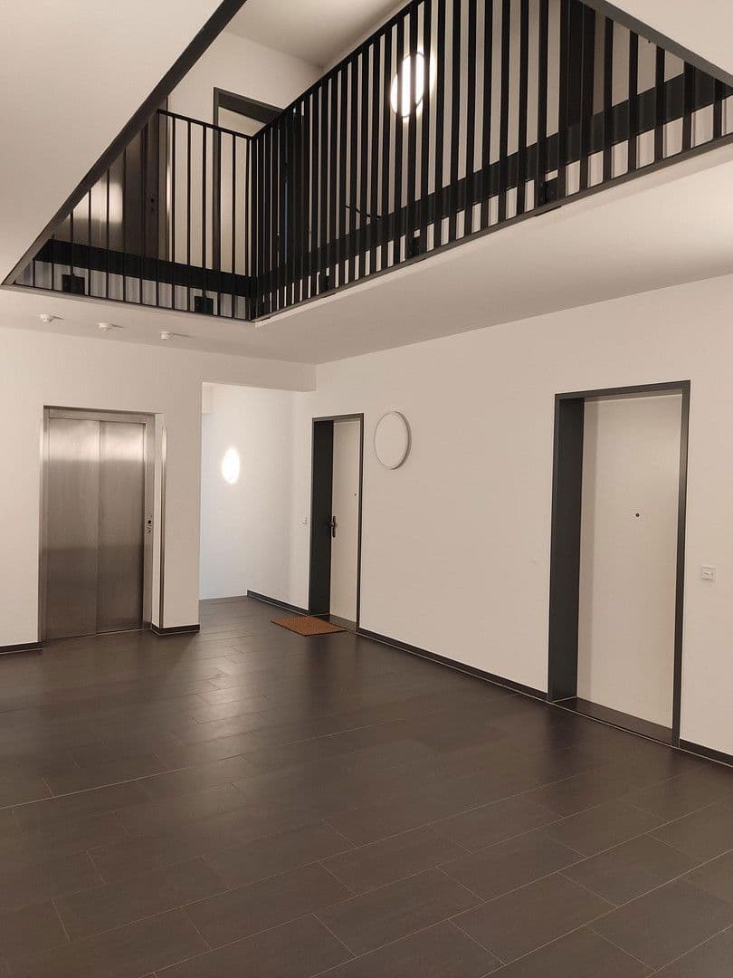 Prenájom bytu 4-izbový 112 m², Berlin, Berlín Prenájom bytu 4-izbový 112 m², Berlin, Berlín