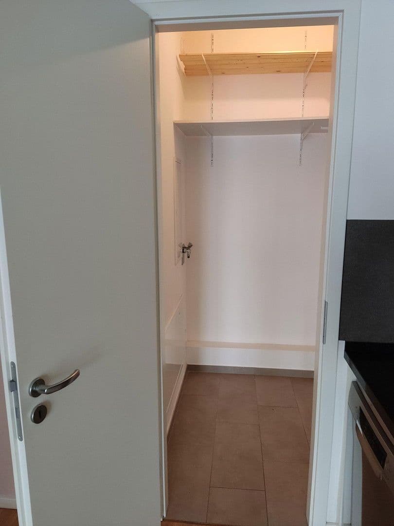 Prenájom bytu 4-izbový 112 m², Berlin, Berlín Prenájom bytu 4-izbový 112 m², Berlin, Berlín