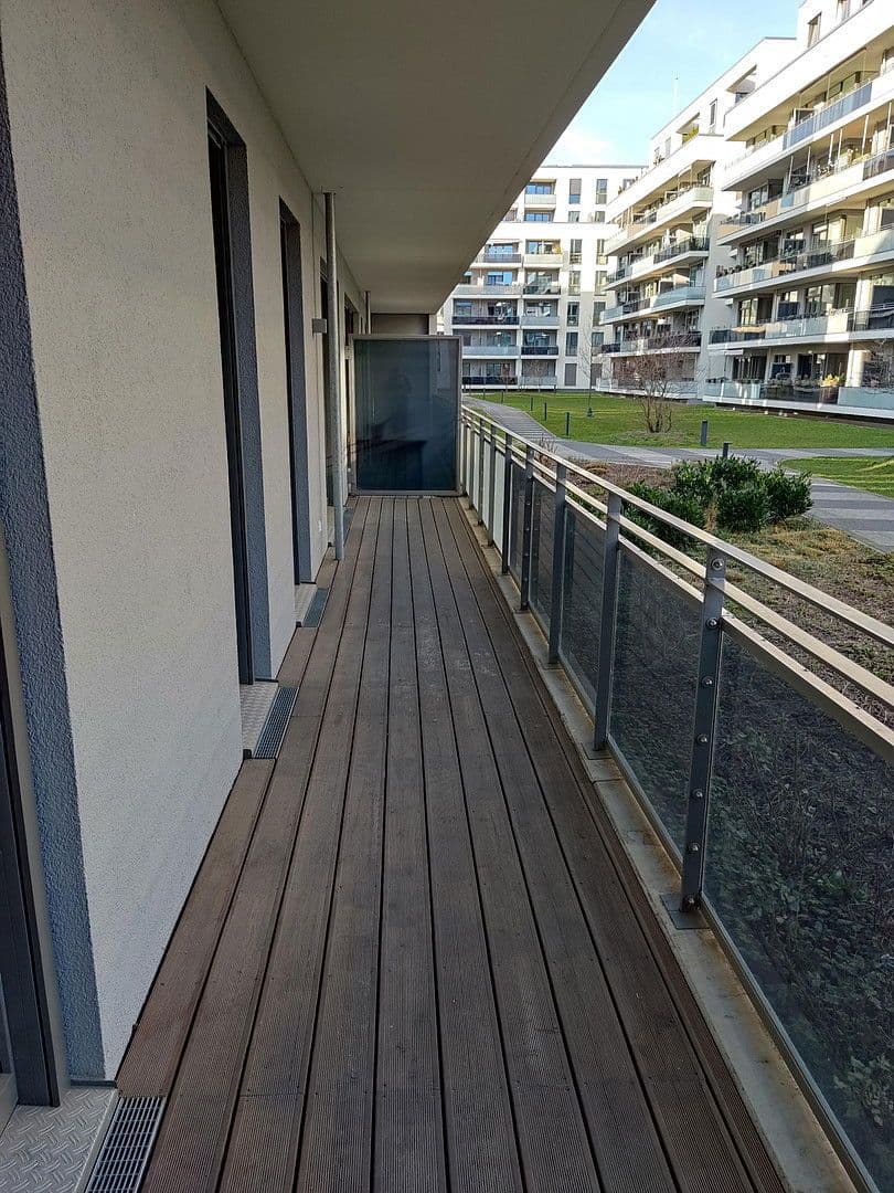 Prenájom bytu 4-izbový 112 m², Berlin, Berlín Prenájom bytu 4-izbový 112 m², Berlin, Berlín