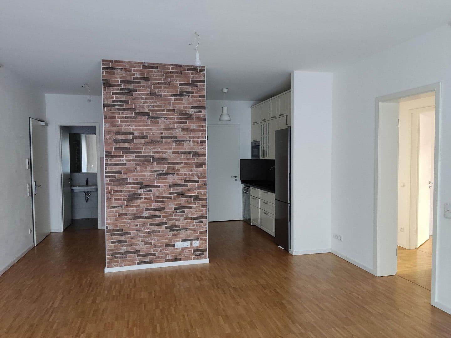 Prenájom bytu 4-izbový 112 m², Berlin, Berlín Prenájom bytu 4-izbový 112 m², Berlin, Berlín