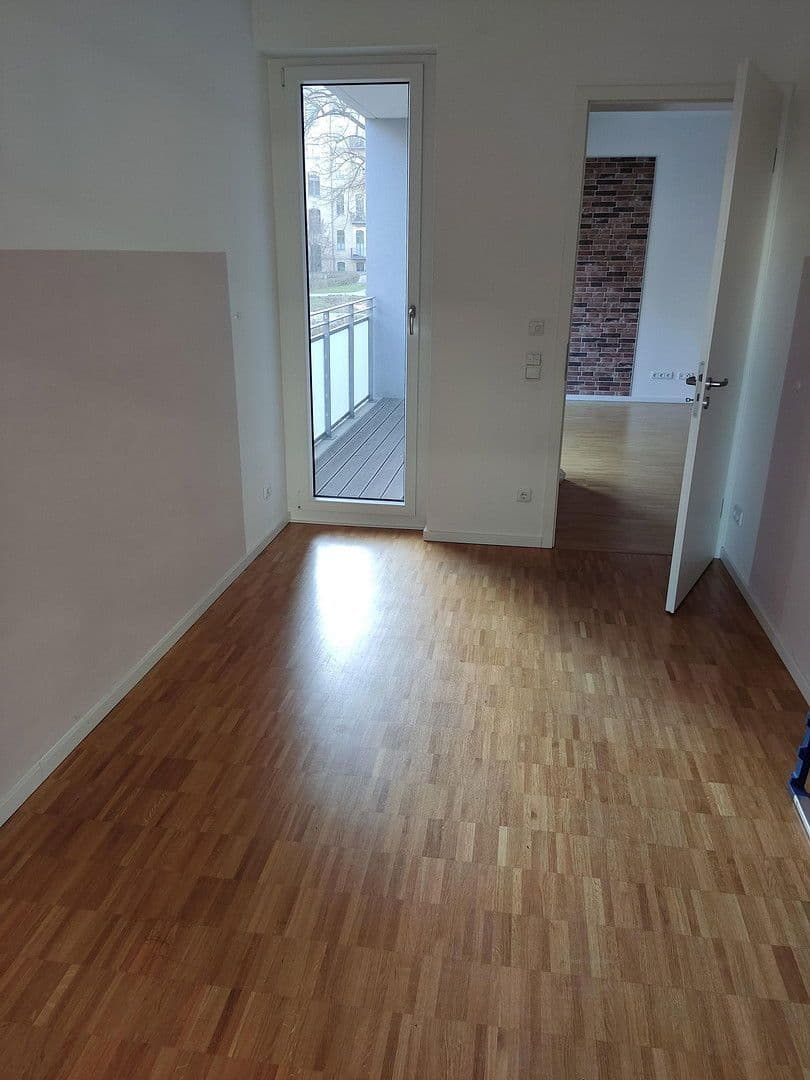 Prenájom bytu 4-izbový 112 m², Berlin, Berlín Prenájom bytu 4-izbový 112 m², Berlin, Berlín