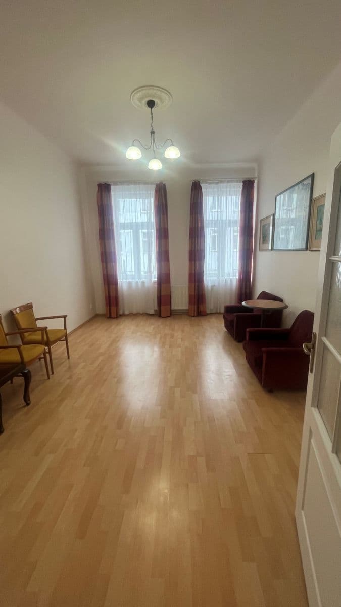 Prenájom bytu 3-izbový 65 m², Nuselská, Praha, Praha Prenájom bytu 3-izbový 65 m², Nuselská, Praha, Praha